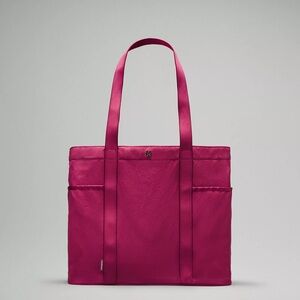 Lululemon Daily Multi-Pocket Tote Bag 20L in Washed Mauve